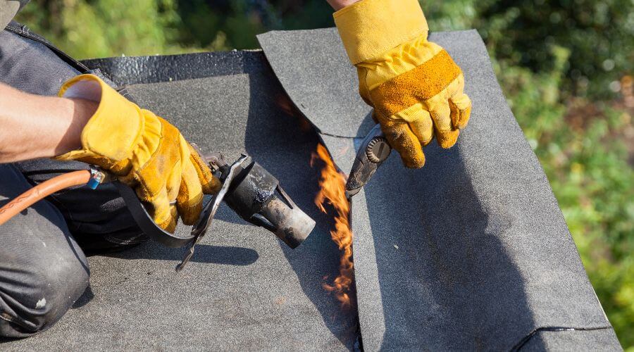 Professional gutter cleaning in Moville, IA